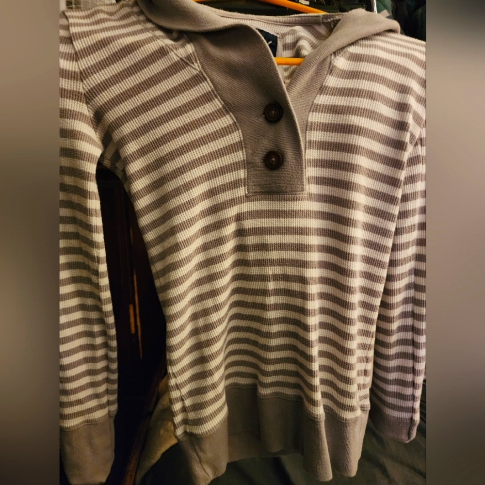 American Eagle Womens Small pullover half button hoodie